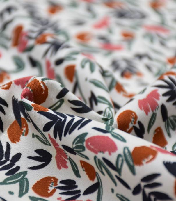 Tissu viscose Jungle de fleurs - blush