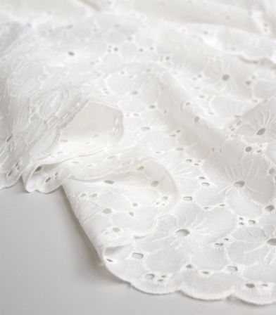 Broderie anglaise festonnée Mellifère - Ivory Broderie anglaise festonnée Mellifère - Ivory