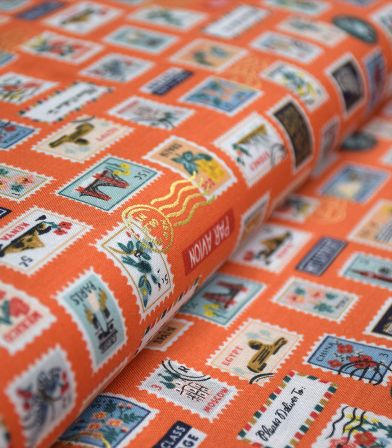 Tissu coton - Bon Voyage - Postage Stamps - Rouge Metallic Tissu coton - Bon Voyage - Postage Stamps - Rouge Metallic