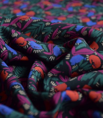 Tissu viscose - Jungle de fleurs Dark