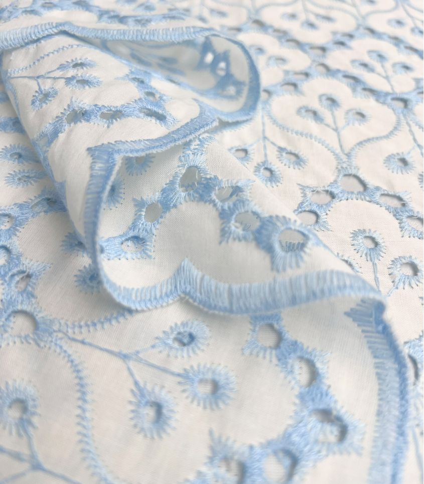 Tissu broderie anglaise festonnée - Liliane ciel
