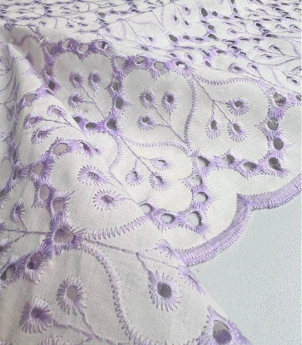 Tissu broderie anglaise festonnée - Liliane lilas Tissu broderie anglaise festonnée - Liliane lilas