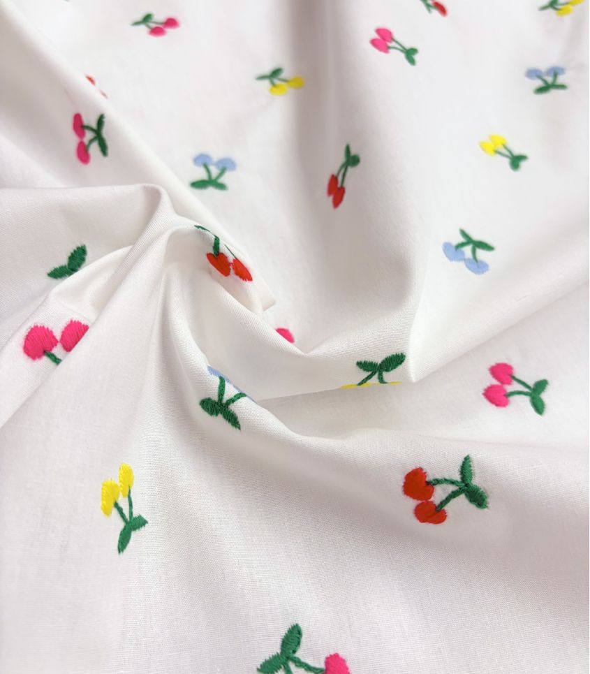 Tissu coton brodé - Cherry