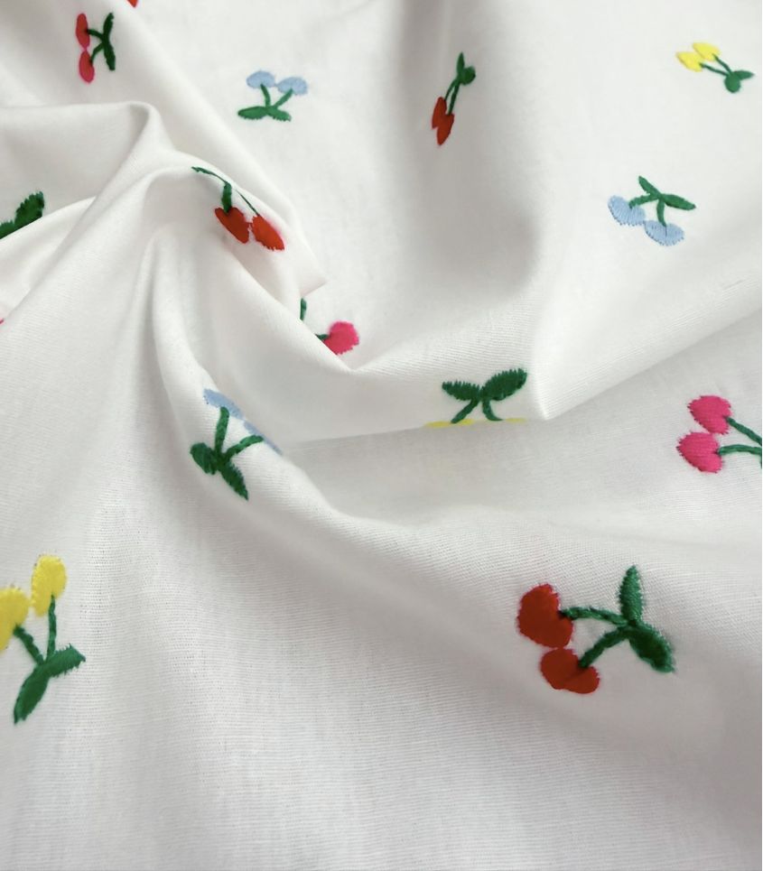 Tissu coton brodé - Cherry Tissu coton brodé - Cherry