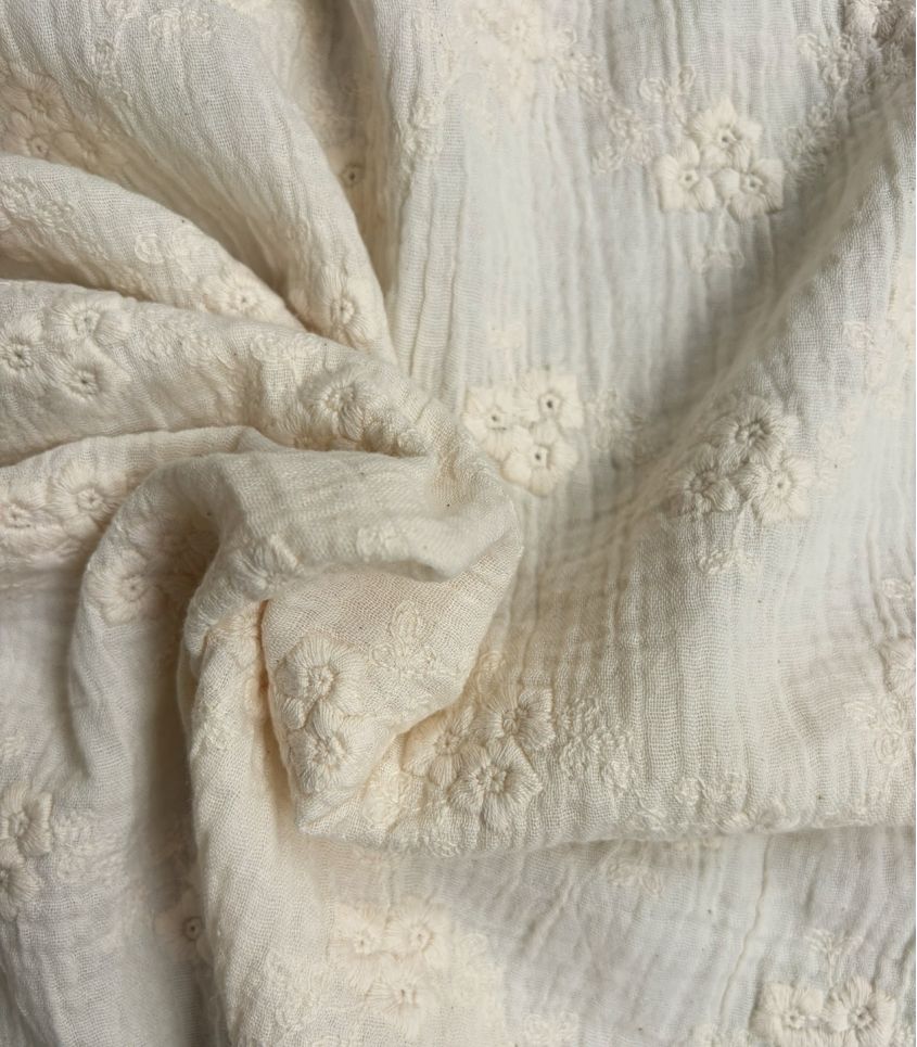 Double gaze brodée- Fleurs Romantiques Double gaze brodée- Fleurs Romantiques