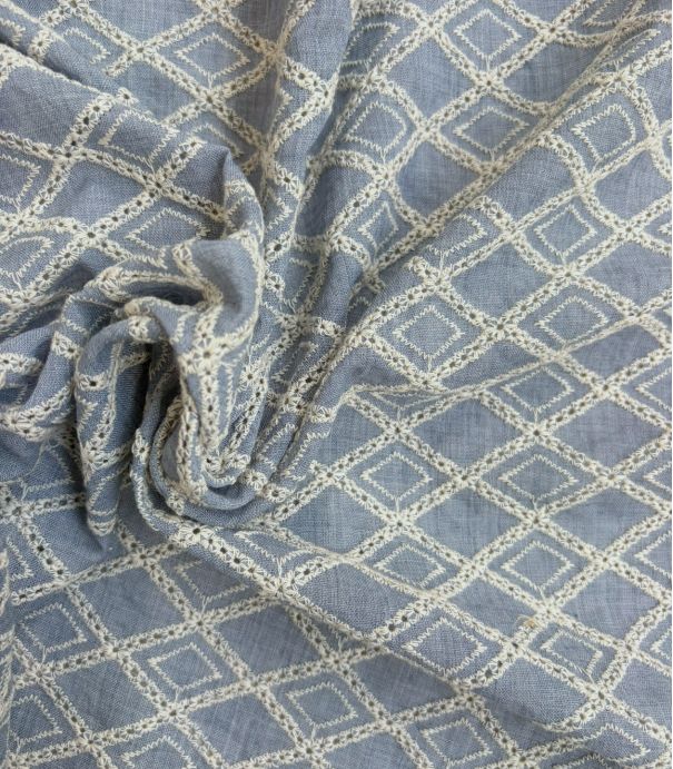 Tissu chambray brodé - Losanges