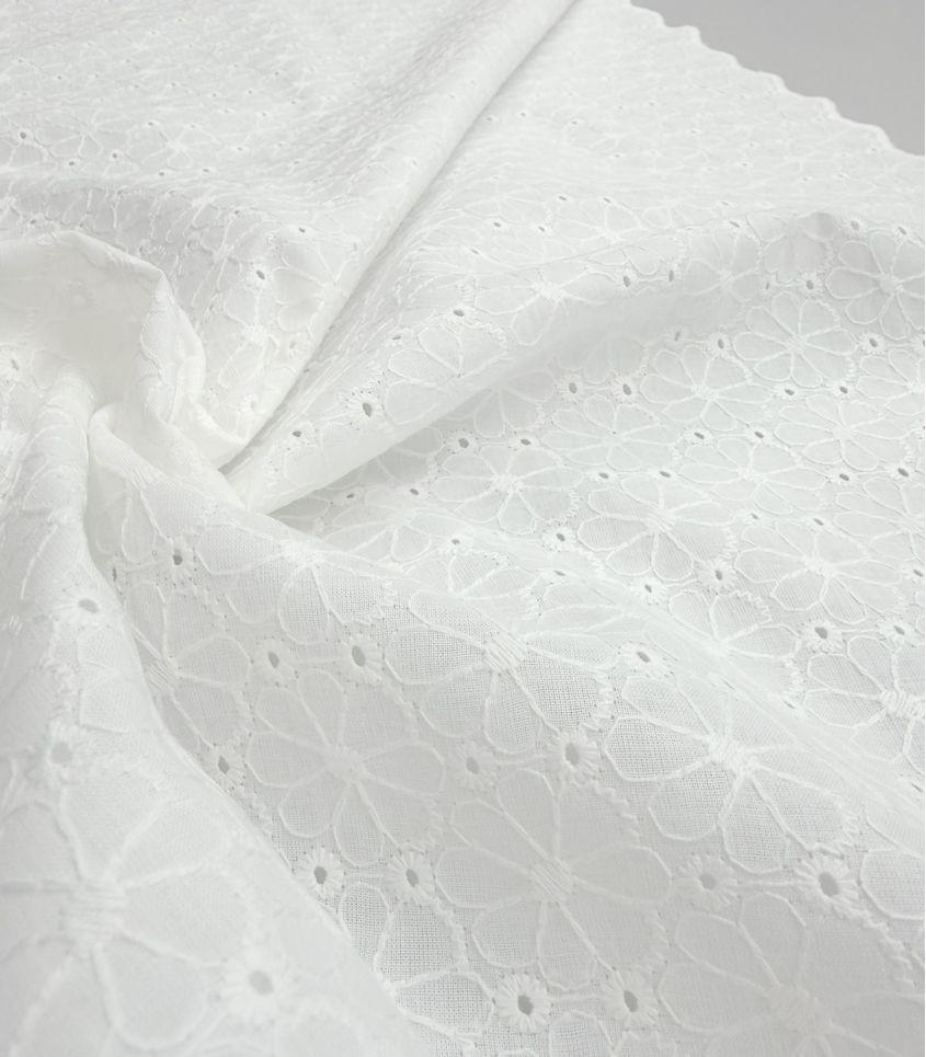 Tissu broderie anglaise festonnée - Pâquerette
