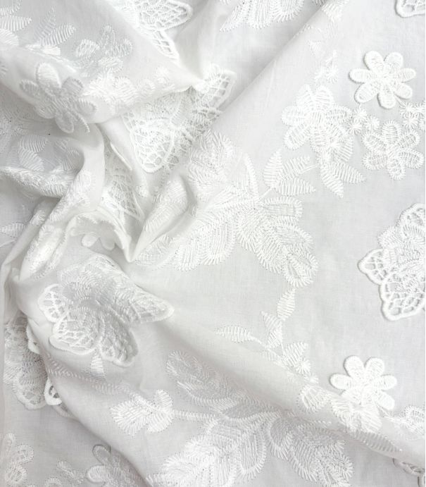 Tissu coton brodé - Au jardin