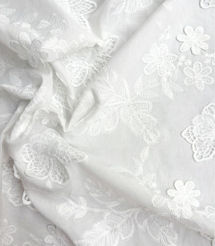 Tissu coton brodé - Au jardin