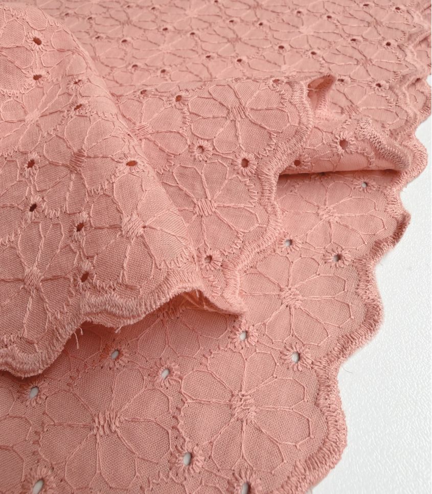 Tissu broderie anglaise festonnée - Pâquerette Rose thé