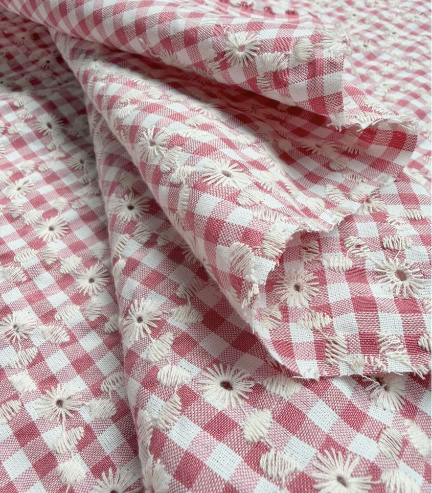 Tissu vichy brodé - Rose thé Tissu vichy brodé - Rose thé
