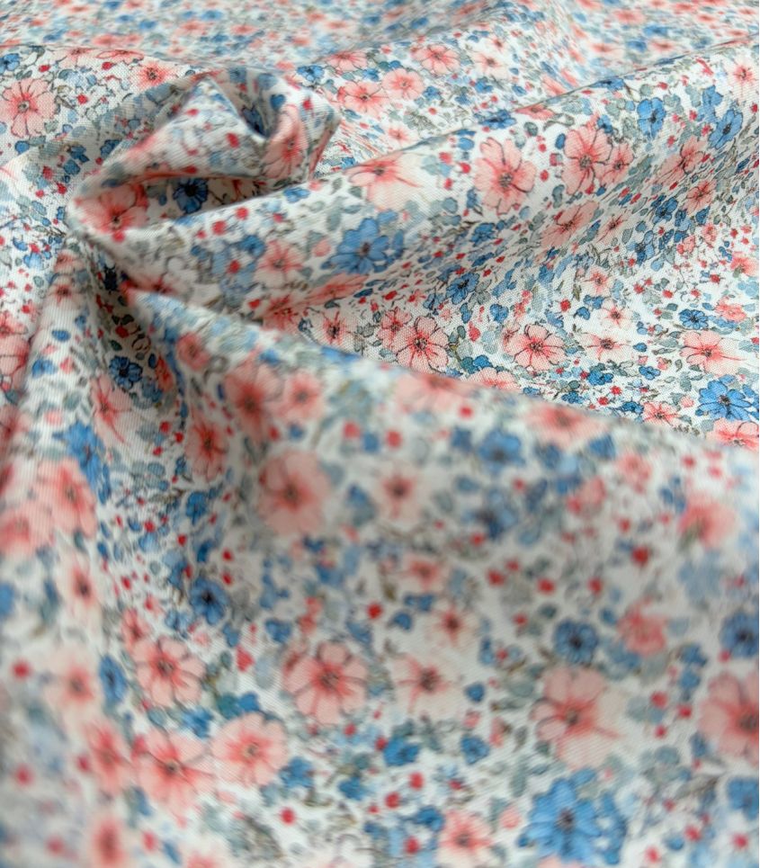 Tissu batiste coton - fleurs délavées Tissu batiste coton - fleurs délavées