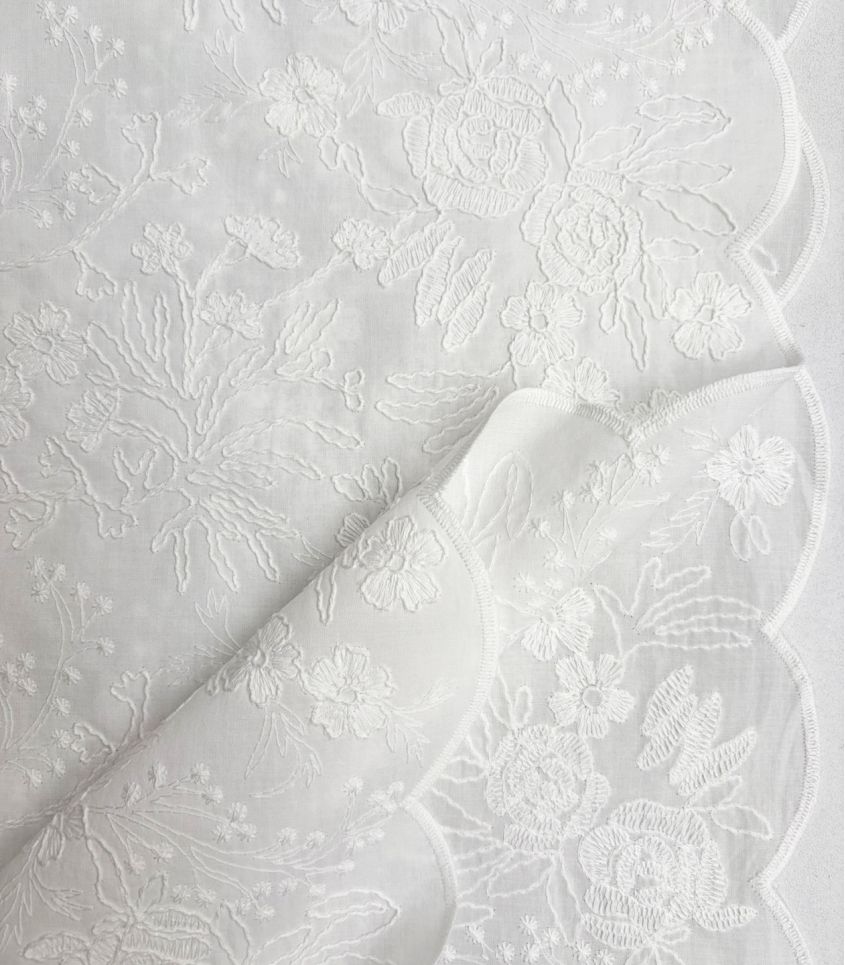 Tissu voile de coton festonné - Rosalie Tissu voile de coton festonné - Rosalie