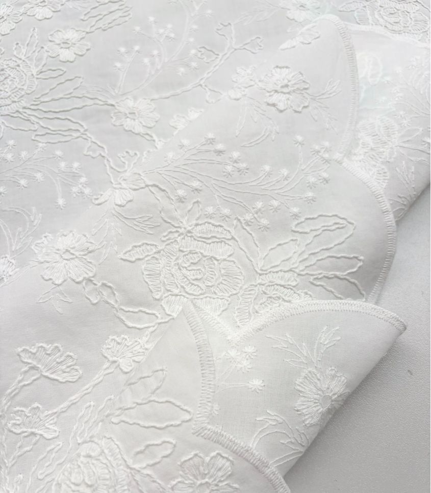 Tissu voile de coton festonné - Rosalie Tissu voile de coton festonné - Rosalie