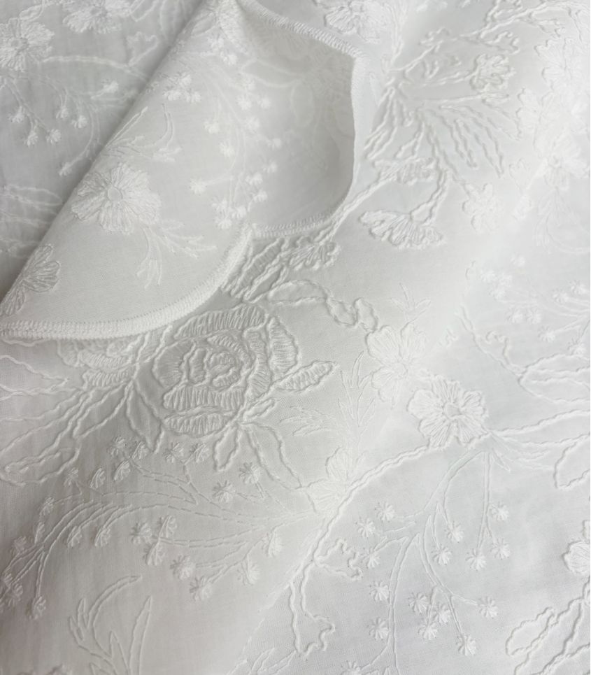 Tissu voile de coton festonné - Rosalie Tissu voile de coton festonné - Rosalie