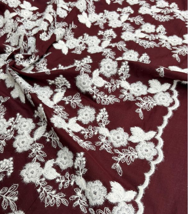 Tissu brodé Fleurs d'hiver - Feston bordeaux