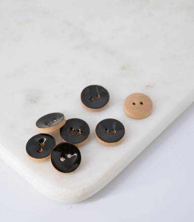 Boutons bois peint noir - 15mm Boutons bois peint noir - 15mm