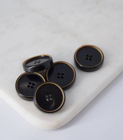 Boutons Corozo noir à bordure camel - 25mm Boutons Corozo noir à bordure camel - 25mm
