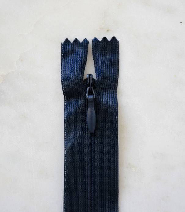Fermeture éclair invisible- navy 570 Fermeture éclair invisible- navy 570