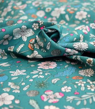 Popeline fleurs sur vert - Rico design Popeline fleurs sur vert - Rico design