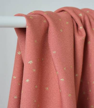 Tissu crêpe de viscose - Golden Flowers Eglantine Tissu crêpe de viscose - Golden Flowers Eglantine