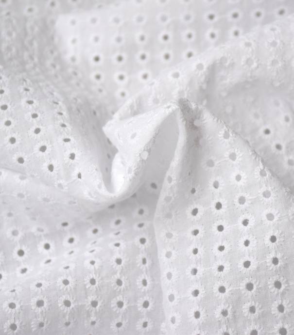 Broderie anglaise Dots